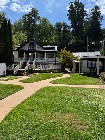 553 W Main St, Sylva, NC for lease - Building Photo - Image 2 of 45