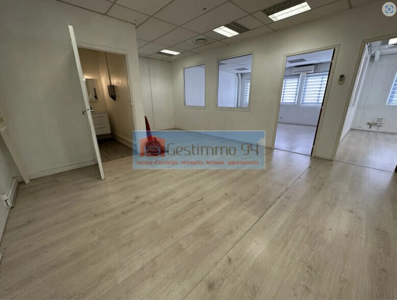 Bureau dans Neuilly-sur-Marne à louer - Photo intérieure - Image 2 de 24