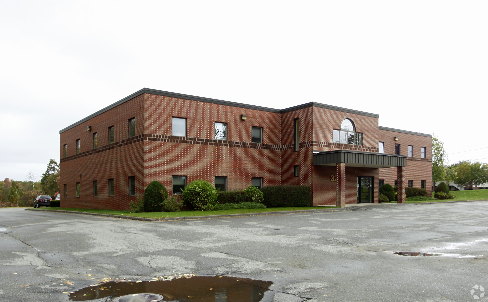 Bureau dans Waterville, ME à vendre Photo principale- Image 1 de 1