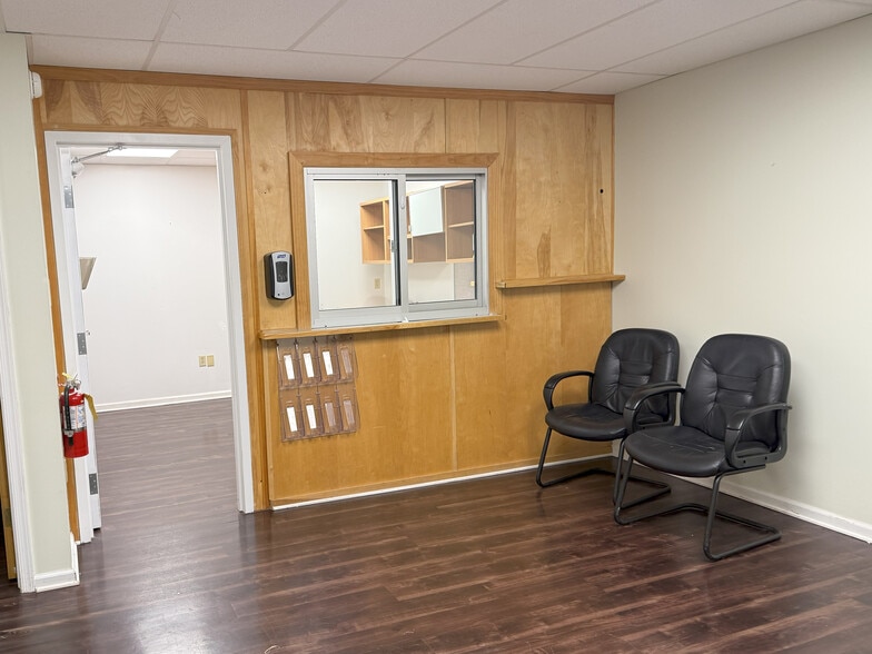 340 S Liberty St, Orwigsburg, PA for lease - Building Photo - Image 2 of 7