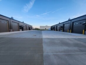 233 Innovation Dr, Fredonia, WI for lease Building Photo- Image 2 of 11