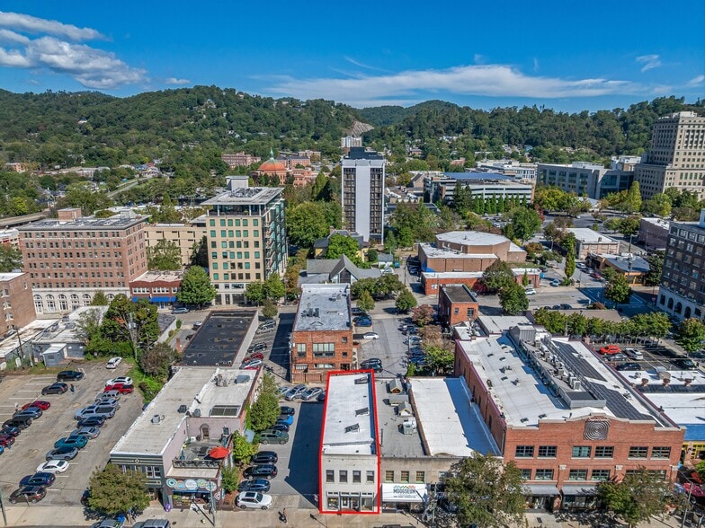 58 Broadway St, Asheville, NC à vendre - Photo du bâtiment - Image 2 de 64