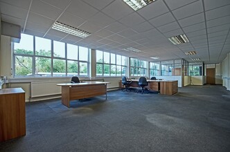 London Rd S, Poynton for lease Interior Photo- Image 2 of 9