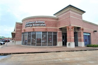 8955 N Hwy 6, Houston, TX for lease Interior Photo- Image 2 of 5