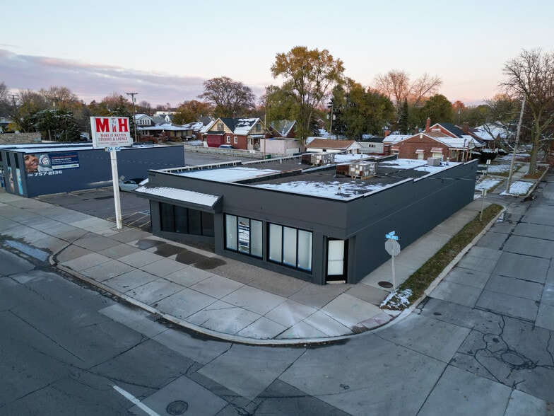 24604 Van Dyke Ave, Center Line, MI for lease - Building Photo - Image 3 of 6