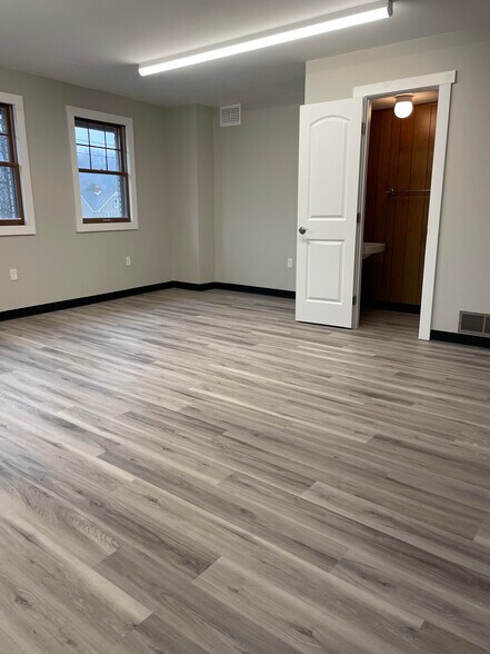 4111 Old William Penn Hwy, Murrysville, PA à louer - Photo du bâtiment - Image 2 de 4