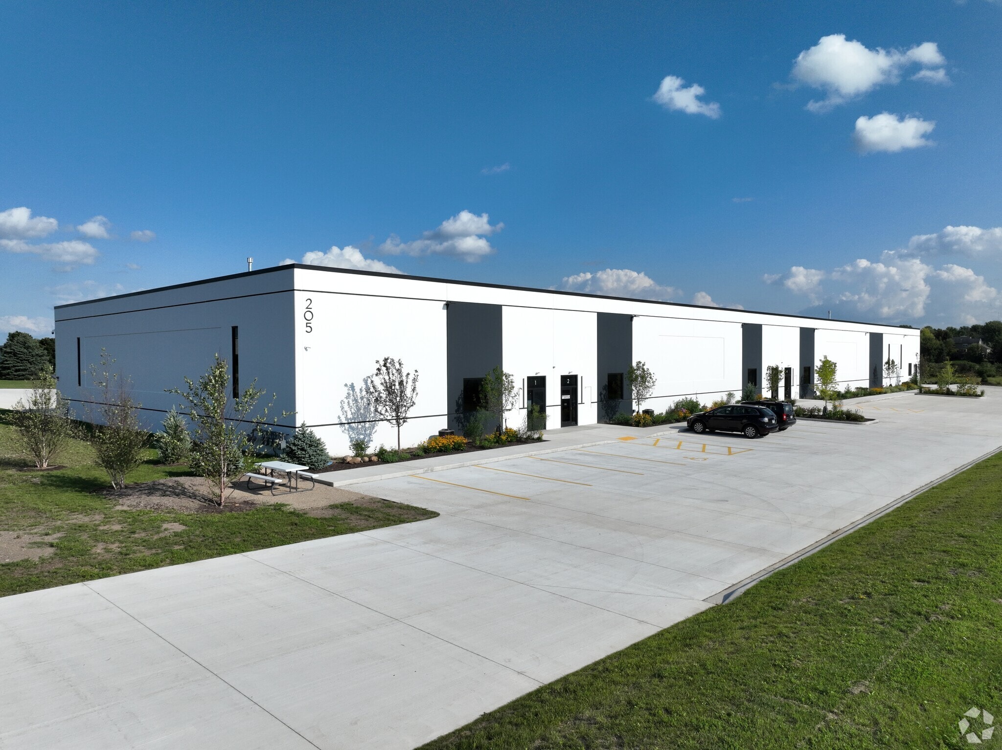 205 E Morrissy Dr, Elkhorn, WI for lease Primary Photo- Image 1 of 7
