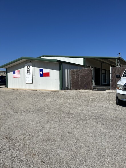 2610 Junction Hwy, Kerrville, TX for sale - Building Photo - Image 1 of 10