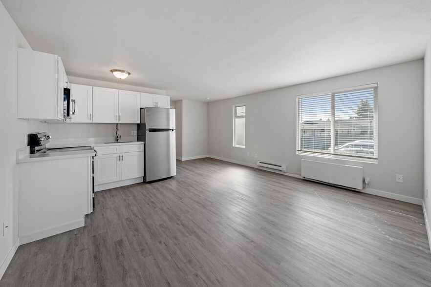 7320 35th Ave NE, Seattle, WA for sale - Building Photo - Image 2 of 20