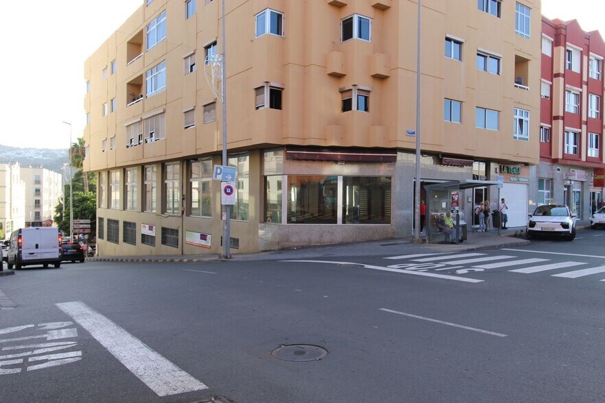 Calle Bruno Pérez Medina, 1, Arucas, Las Palmas à louer - Photo du bâtiment - Image 3 de 16