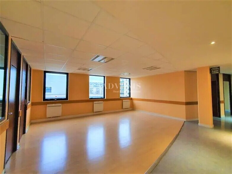 Office in Issy-les-Moulineaux for sale - Interior Photo - Image 3 of 11