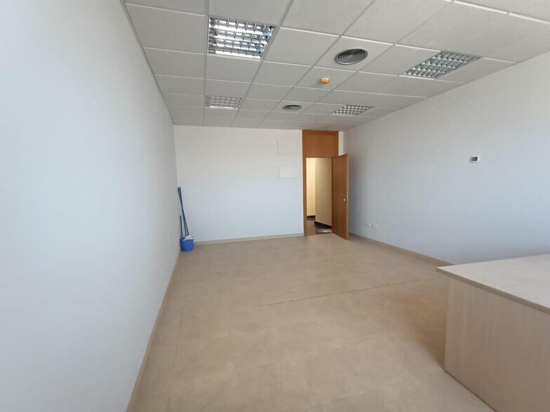 Bureau dans Sevilla, Sevilla à louer - Photo du bâtiment - Image 3 de 13
