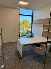 2525 Knight St, Dallas, TX à louer Photo du bâtiment- Image 2 de 8