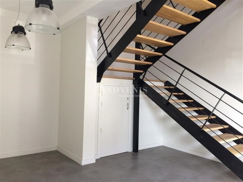 Office in Lille for lease - Interior Photo - Image 2 of 9