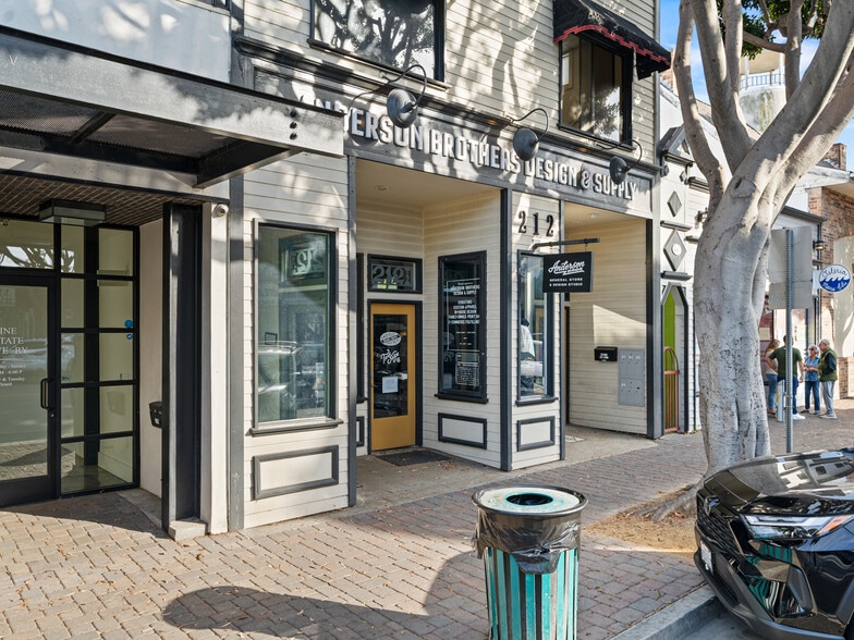 212 Main St, Seal Beach, CA for lease - Building Photo - Image 2 of 4
