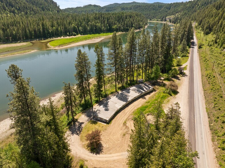 8612 Washington 31 Hwy, Metaline, WA à vendre - Photo du bâtiment - Image 1 de 83