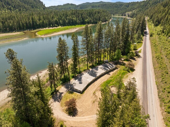 Plus de détails pour 8612 Washington 31 Hwy, Metaline, WA - Services hôteliers à vendre