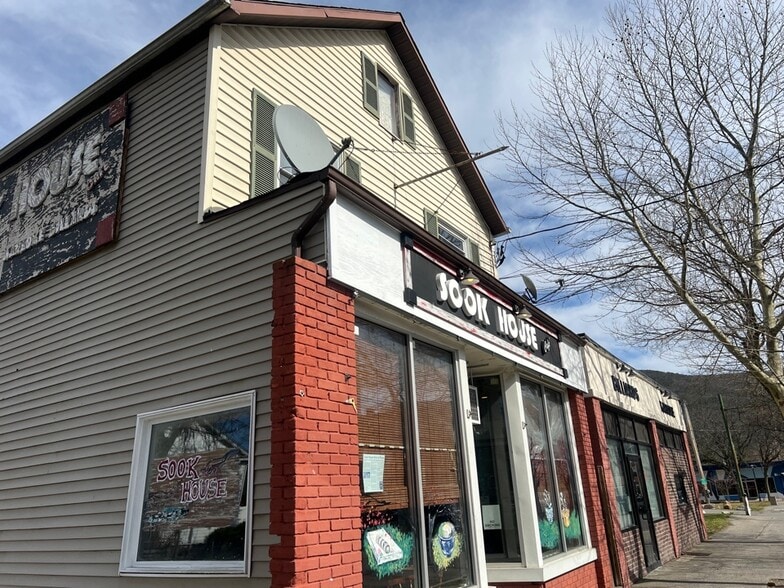 72 Center St, Ellenville, NY for sale - Building Photo - Image 2 of 14