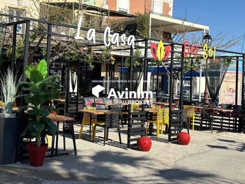 Retail in Port De Bouc for lease - Building Photo - Image 1 of 7