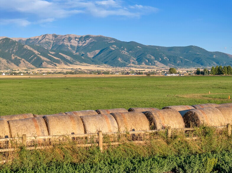 TBD Spain Bridge Road Rd, Belgrade, MT à vendre - Photo du bâtiment - Image 2 de 23