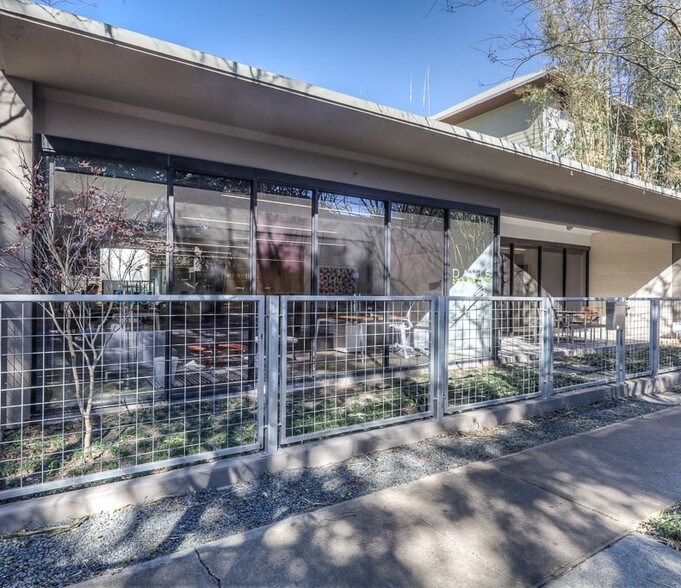 616 Hawthorne St, Houston, TX à louer - Photo du bâtiment - Image 3 de 8
