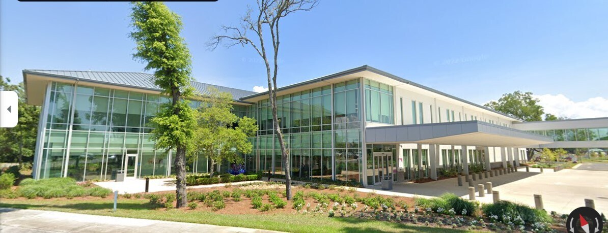 1890 Summit Blvd, Pensacola, FL à louer Photo du bâtiment- Image 1 de 18