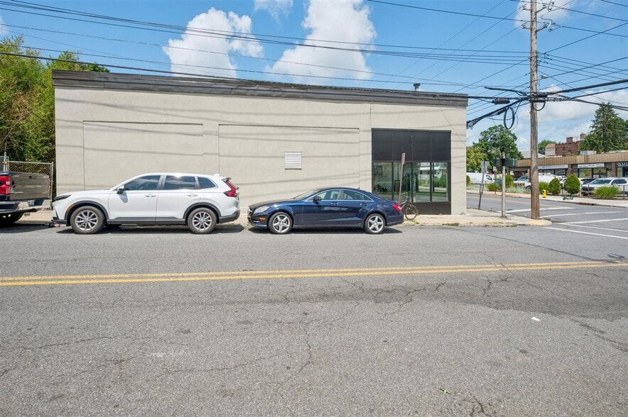 320 Webster Ave, New Rochelle, NY for sale - Building Photo - Image 1 of 9