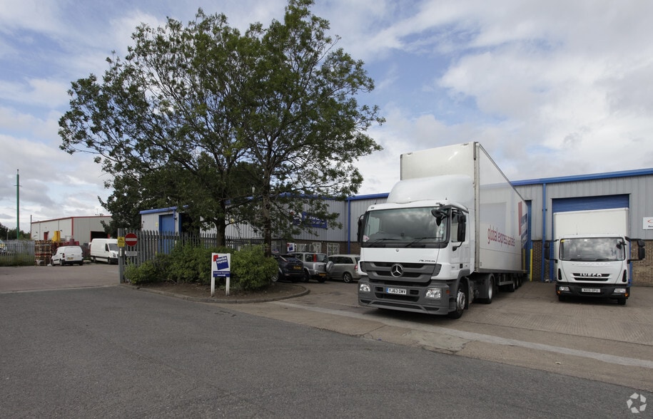 Cross Green, Leeds for lease - Building Photo - Image 3 of 3