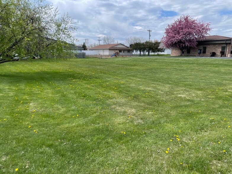 1819 Wilson St, Menomonie, WI à vendre - Photo du bâtiment - Image 3 de 4