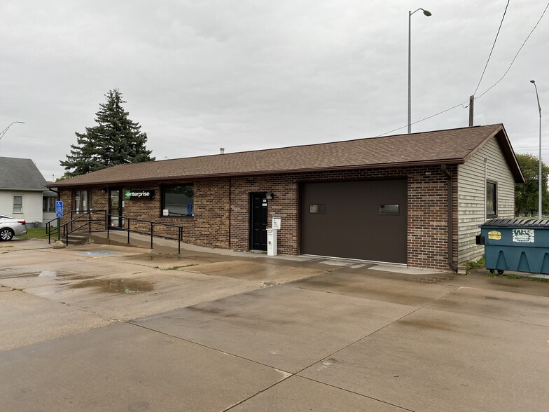 2211 N Roosevelt Ave, Burlington, IA à vendre - Photo principale - Image 1 de 1