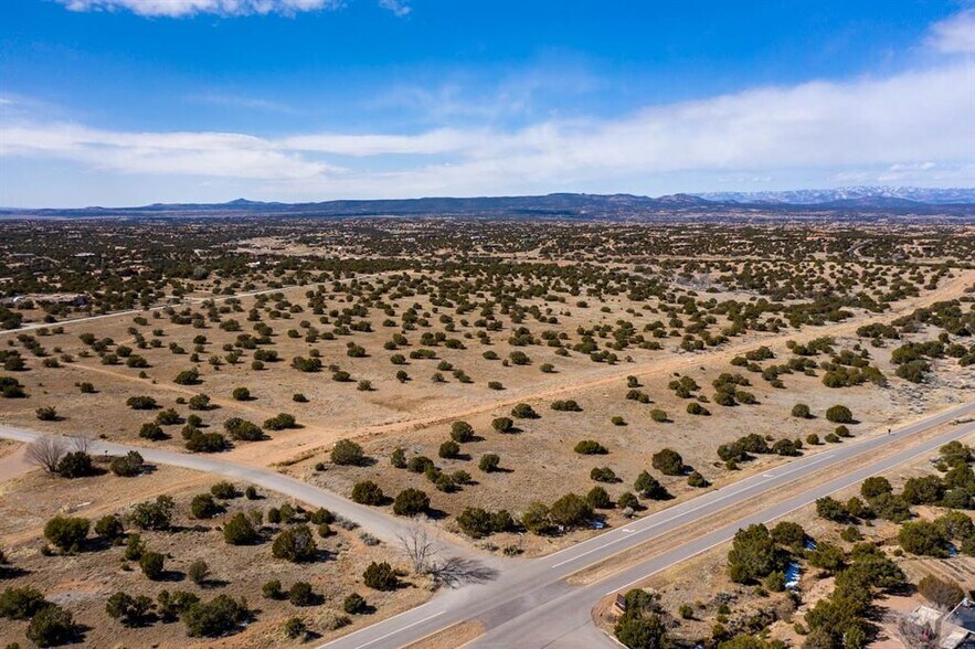 0 Camino La Tierra, Santa Fe, NM à vendre - Photo du bâtiment - Image 3 de 37