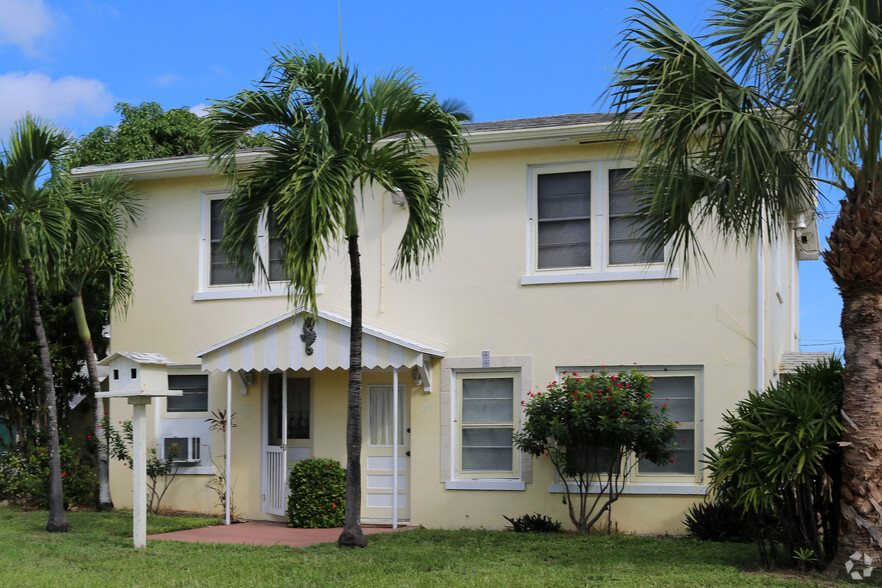 85 SE 6th Ave, Delray Beach, FL à louer - Photo du bâtiment - Image 3 de 8