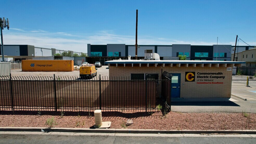 3901 E Winslow Ave, Phoenix, AZ à vendre - Photo du bâtiment - Image 2 de 4