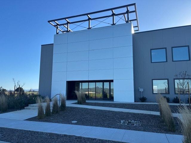1940 Airway Dr, Hollister, CA for lease Building Photo- Image 1 of 13