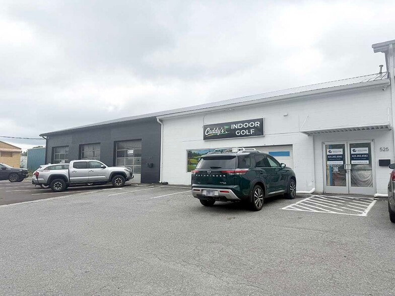 525 W Market St, Johnson City, TN for lease - Building Photo - Image 1 of 4