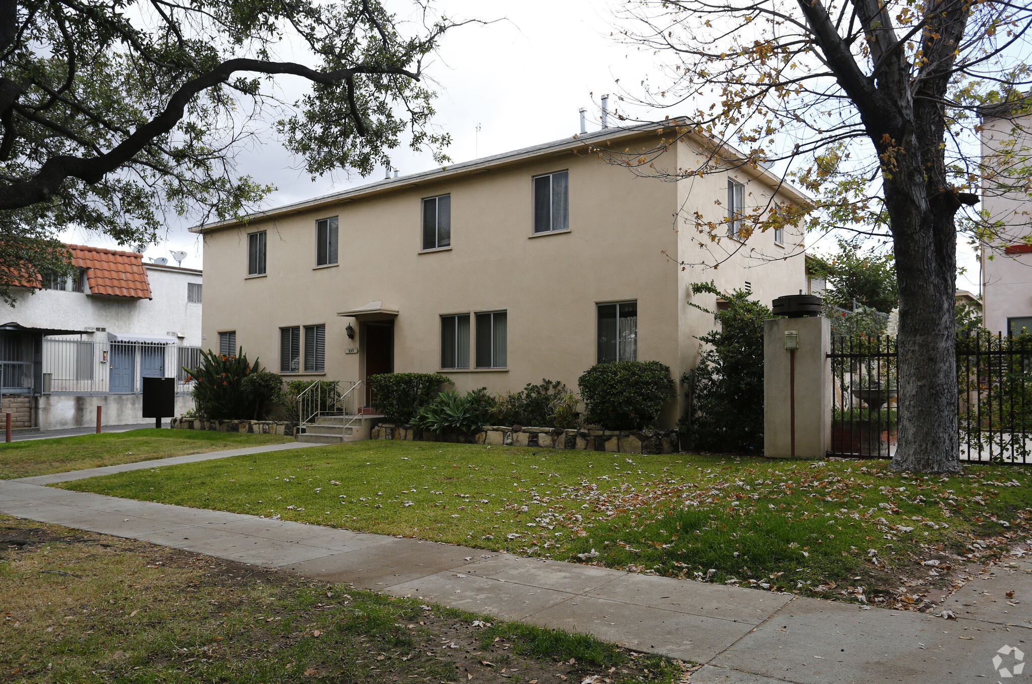 327 Riverdale Dr, Glendale, CA for sale Primary Photo- Image 1 of 15