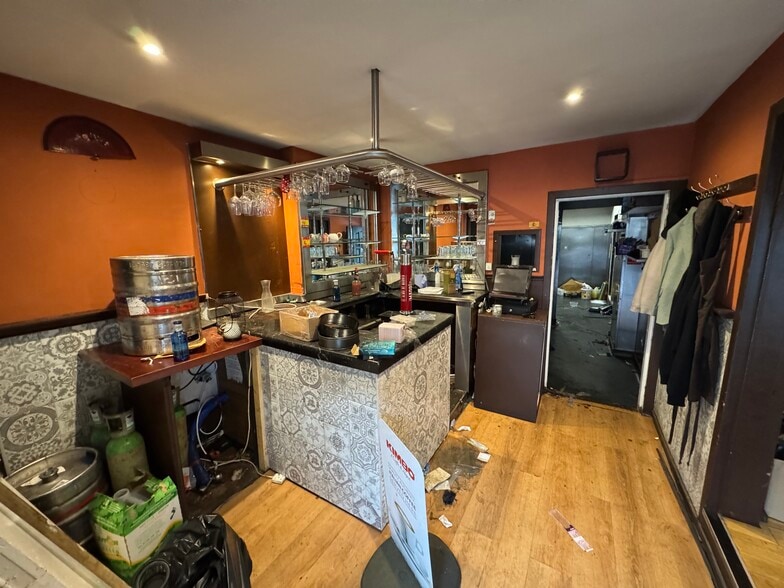 213-215 St Andrews Rd, Glasgow à louer - Photo du bâtiment - Image 3 de 15