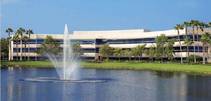 100 Paramount Dr, Sarasota, FL for lease - Building Photo - Image 2 of 14