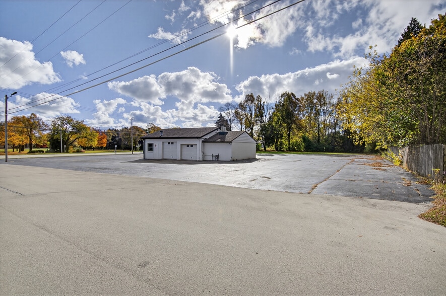 4418 Douglas Ave, Racine, WI à vendre - Photo du bâtiment - Image 3 de 19