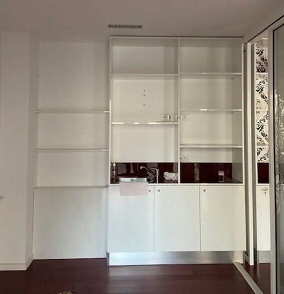 Bureau dans Issy-les-Moulineaux à vendre - Photo du bâtiment - Image 2 de 5