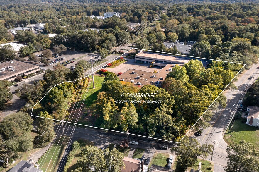 6 Cambridge Dr, Trumbull, CT à vendre - Photo du bâtiment - Image 2 de 25