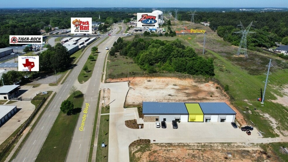 1930 E Grande Blvd, Tyler, TX à louer - Photo du bâtiment - Image 2 de 10