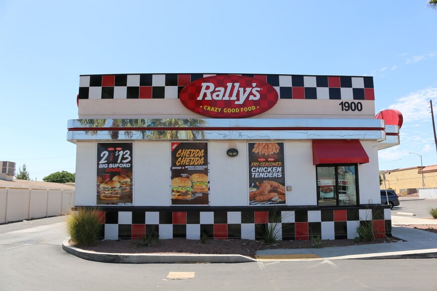 1900 E Charleston Blvd, Las Vegas, NV for sale - Building Photo - Image 2 of 3