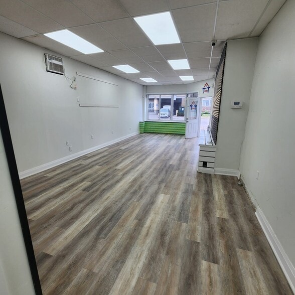 1499 Main St E, Hamilton, ON for lease - Building Photo - Image 3 of 8
