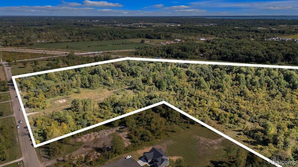 37950 27 Mile rd, New Haven, MI à vendre - Photo du bâtiment - Image 2 de 28