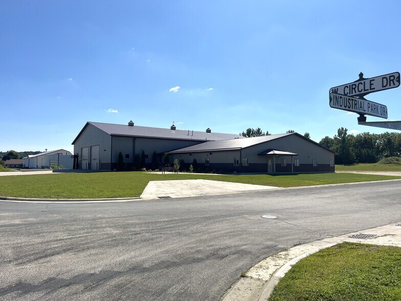 170 W Circle Dr, Saint Charles, MN à vendre - Photo du bâtiment - Image 2 de 21