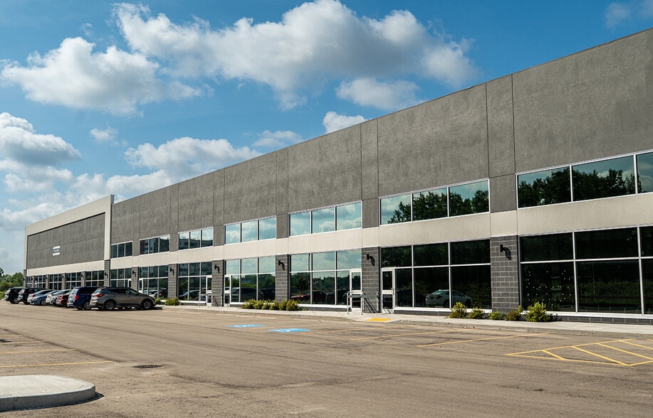 990 Taylor, Winnipeg, MB for lease - Building Photo - Image 3 of 10