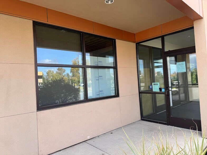 340 E George Hopper Rd, Burlington, WA à louer - Photo du bâtiment - Image 3 de 11