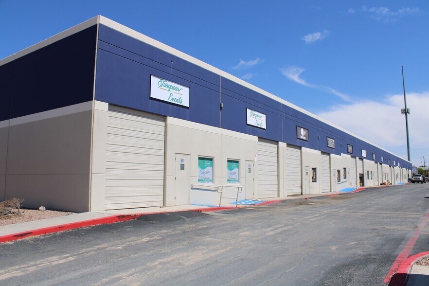 12309 Rojas Dr, El Paso, TX à louer - Photo du bâtiment - Image 2 de 4