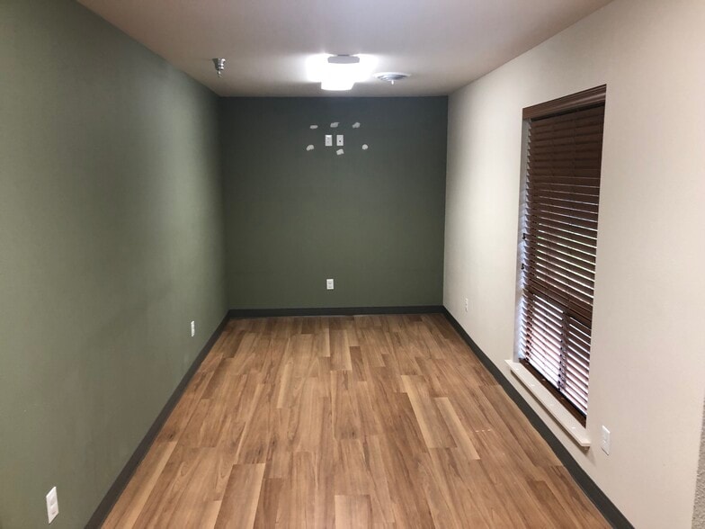 12183 Locksley Ln, Auburn, CA for lease - Interior Photo - Image 3 of 22